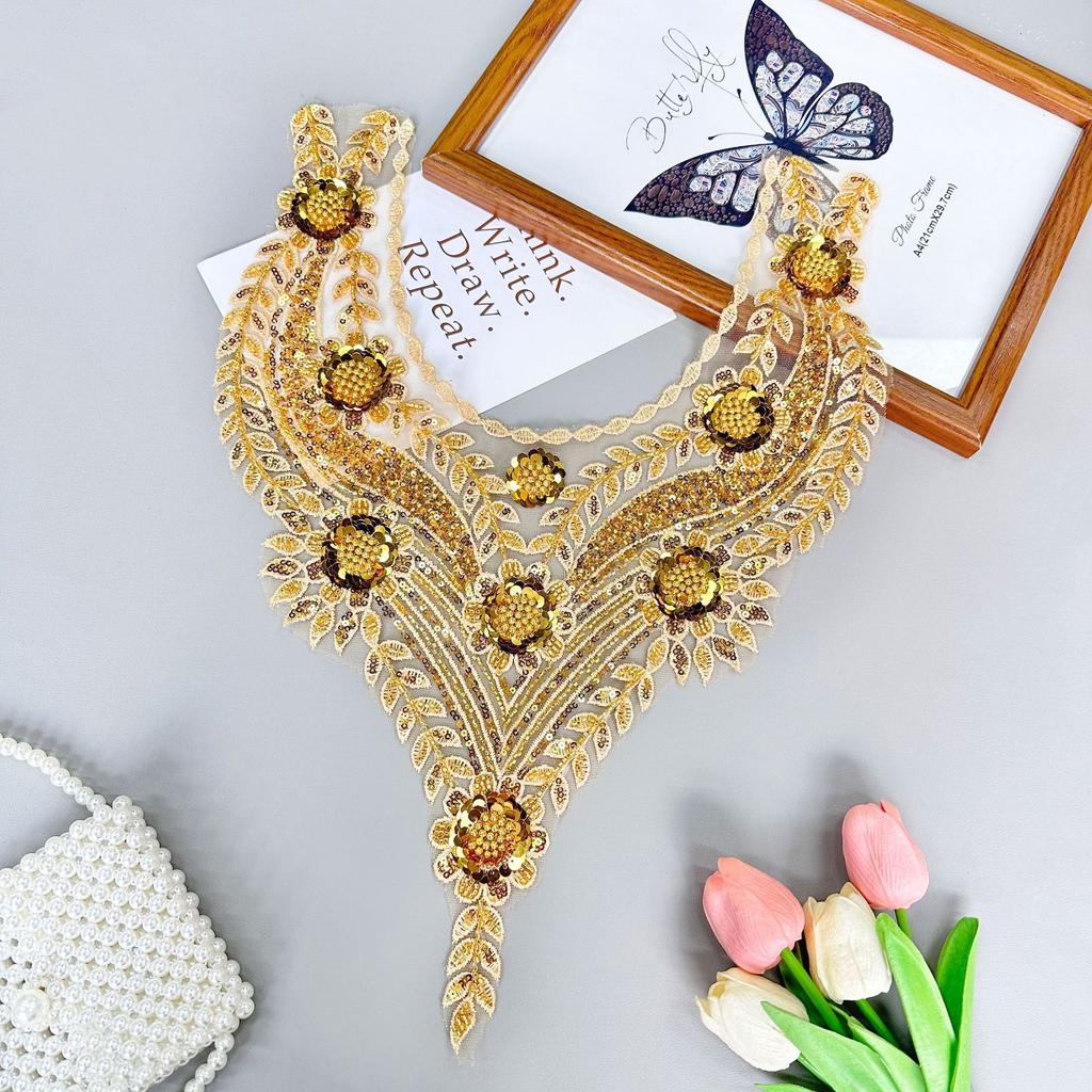 Ľahký luxus Zlatý okrúhly výstrih Čipka Korálky Flitre Kvetinový golier Látková nášivka Ťažký priemysel Vyšívané šaty Kostým na vystúpenie Dekorácia