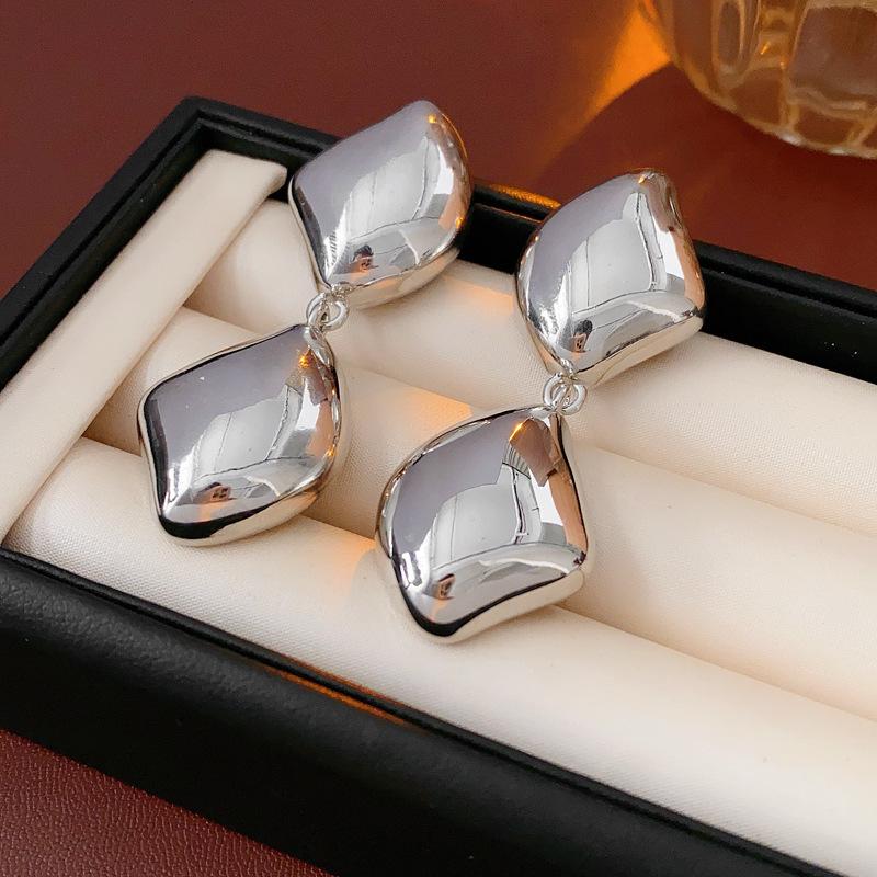 Silver Needle Gold-Plated Geometric Earrings: Chic, Luxurious, High-End Summer Style