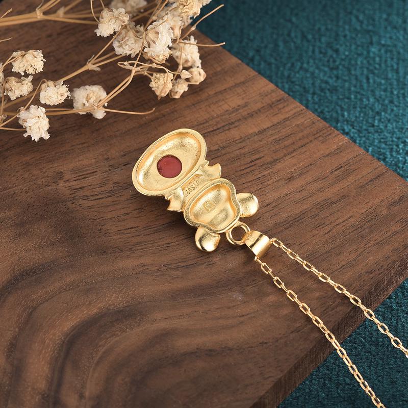 2022 Year of the Tiger Zodiac Gold-Plated Pendant Necklace with Imitation Red Agate