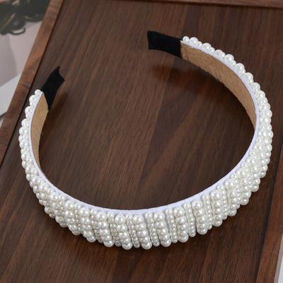 Fashionable and Elegant Wide-Brimmed Pearl Headband Hair Accessory for Women, Hairband for Girls, Bridal Headband Suitable for Dress Wear, Parties, 