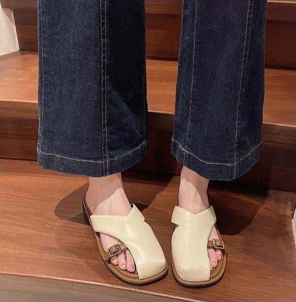 Fashionable Soft-soled Slippers for Women, New Summer 2025 Casual and Versatile Roman Beach Shoes, Elegant Headband Slippers