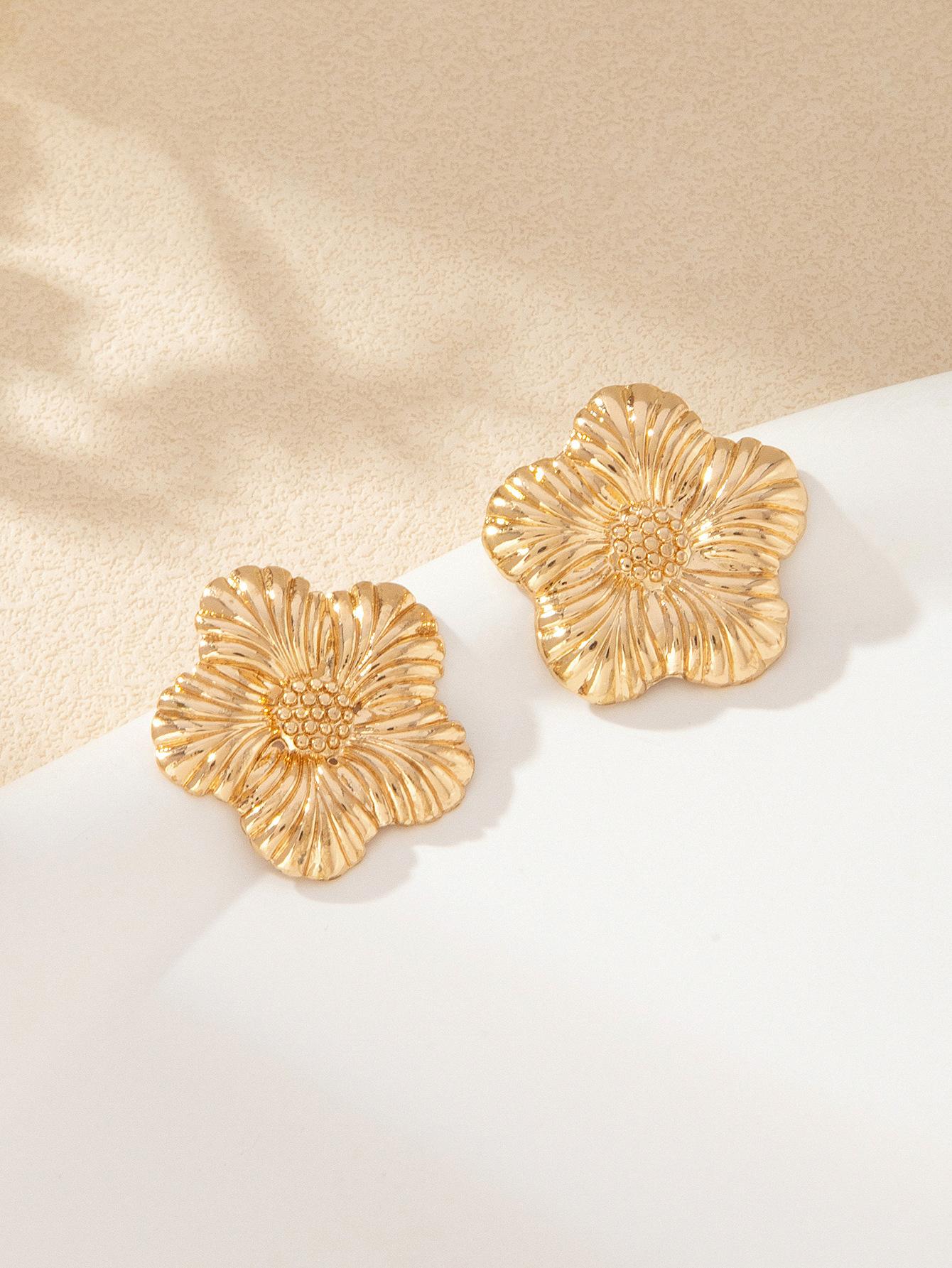 1 pair of retro texture sunflower texture flower metal light luxury temperament sweet literary stud earrings