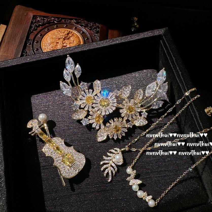 Lolita, Chamomile Gemstone Brooch, Rich Family Gold, 18K Gold Plated, Twilight Yellow Violin Zircon Brooch
