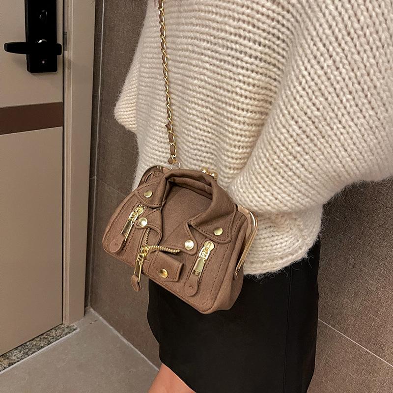Personalized small clothes bag 2025 new Korean version fashion rivet trend single shoulder women's clip buckle crossbody small square bag pu