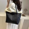High Value and Large Capacity New Simple Fashion Commuting Atmosphere Versatile Portable Shoulder Armpit Bag Women