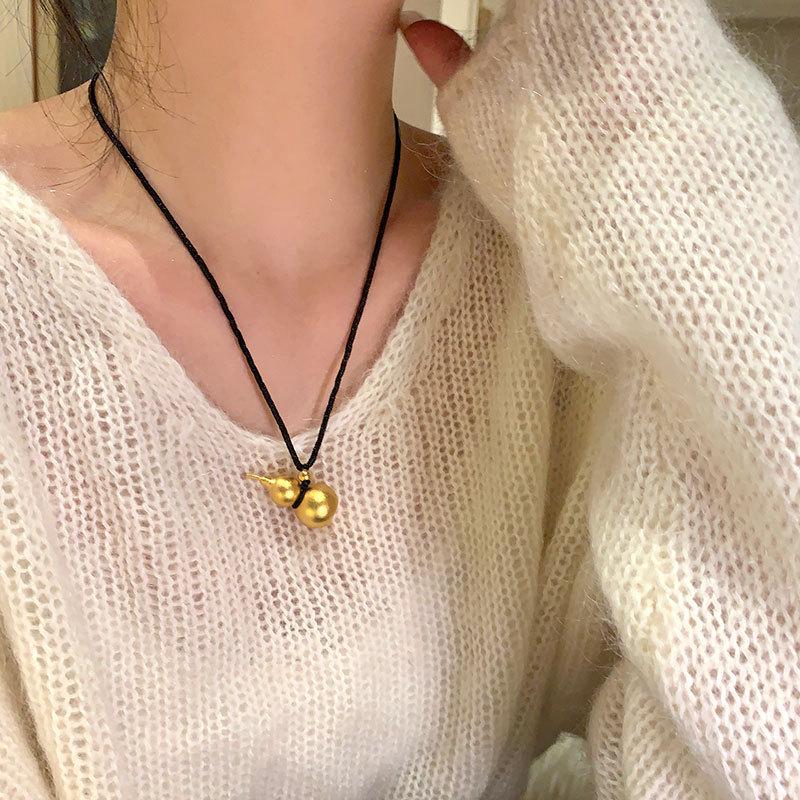 Elegant Women's French-Chinese Gourd Metal Choker Necklace - Luxury Fashion Versatile Sweater Chain