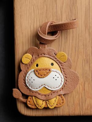 Krabičky na mince, svorky, přívěsky – Přívěsky