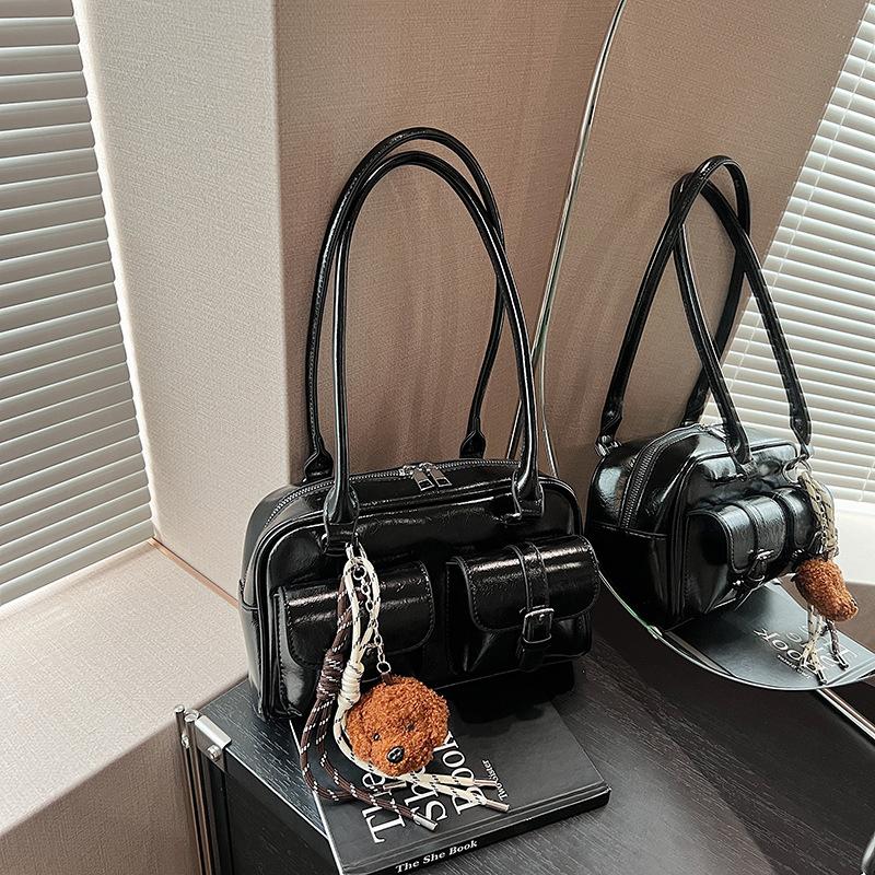 High-end, Niche Underarm Bag, Trendy and Retro Shoulder Bag, Versatile for Work and Commuting