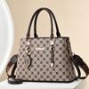 Large Capacity Fashionable Versatile High-end Handbag New Simple Mother Model Women's Bag