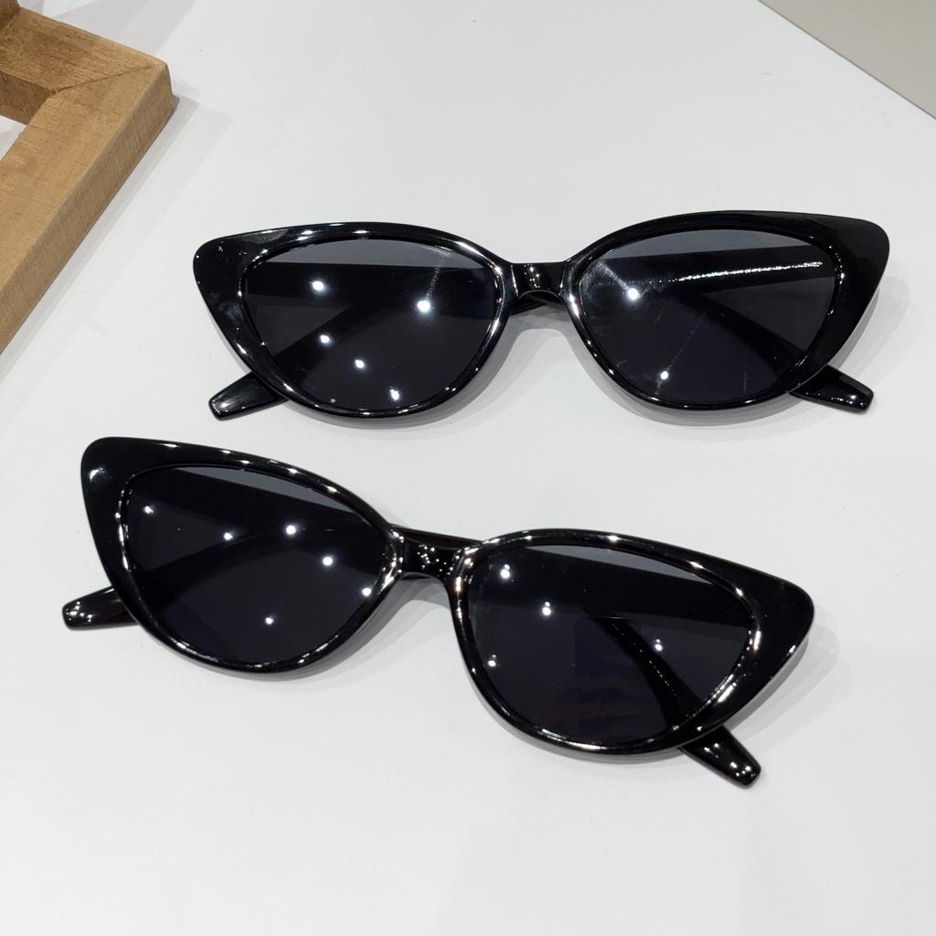 Retro Cat Eye Sunglasses Black UV Protection Sunglasses Fashion Y2K Eyewear Women Driving Party Streetwear Photo Props Shades