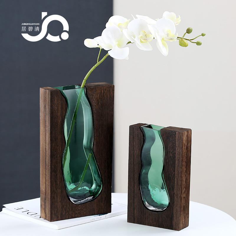 Pastoral style log house glass vase