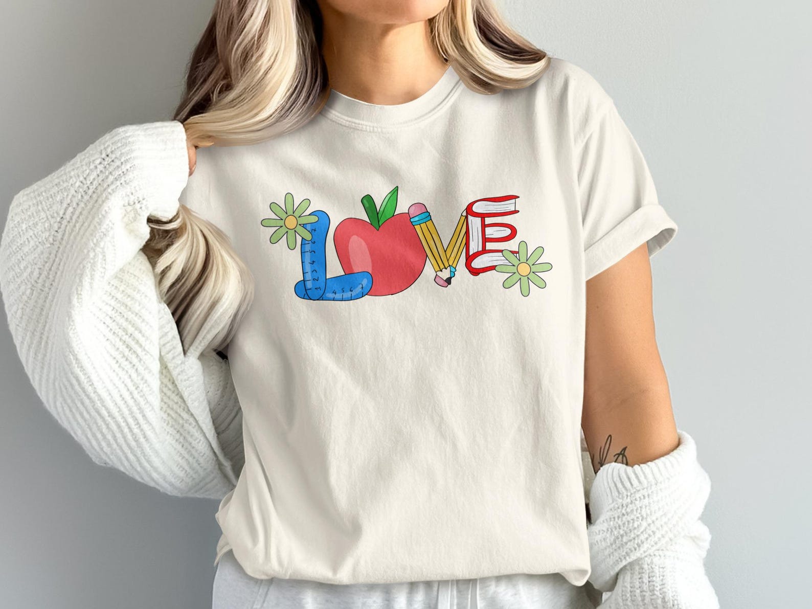 Teacher LOVE T-Shirt, Apple Books Ruler Design, Educator Appreciation Tee 4XL