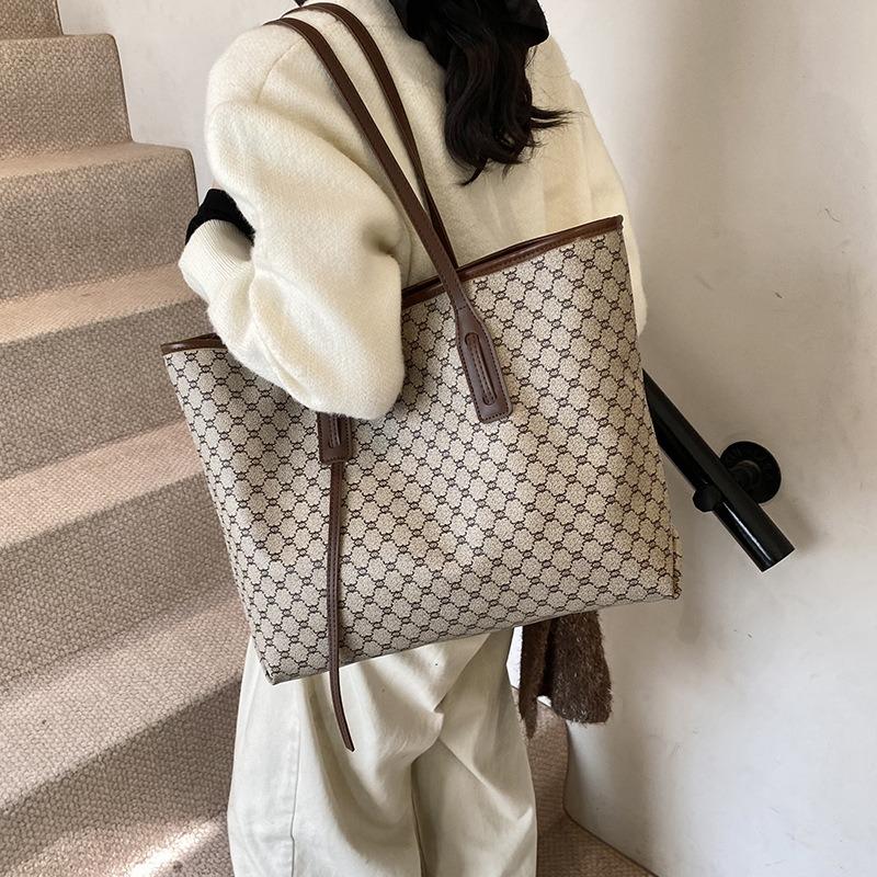 Large-capacity Bags Women's Autumn and Winter Versatile New Casual Shoulder Bags Are Now Popular Commuter Tote Bags