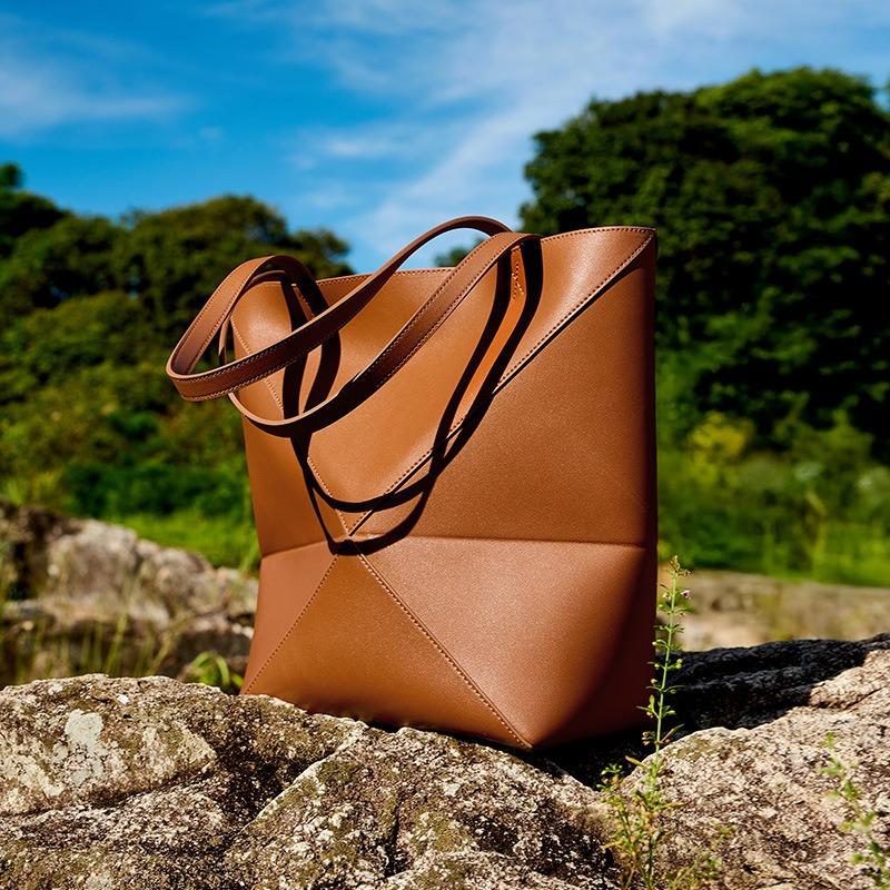 Bolso tote de hombro de gran capacidad plegable de piel de vaca entera, temperamento retro, empalme geométrico, bolso cubo plegable