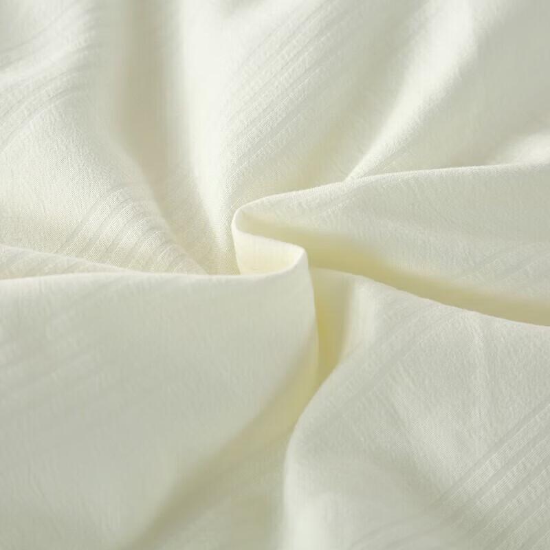 PLAYBOY Super Soft Corn Hug Quilt