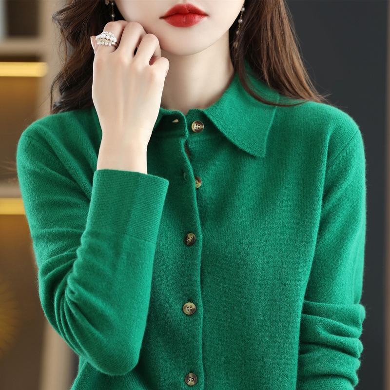 

Spring lapel knitted shirt with loose long-sleeved sweater, new cardigan temperament lapel jacket as a base One Size зелёный