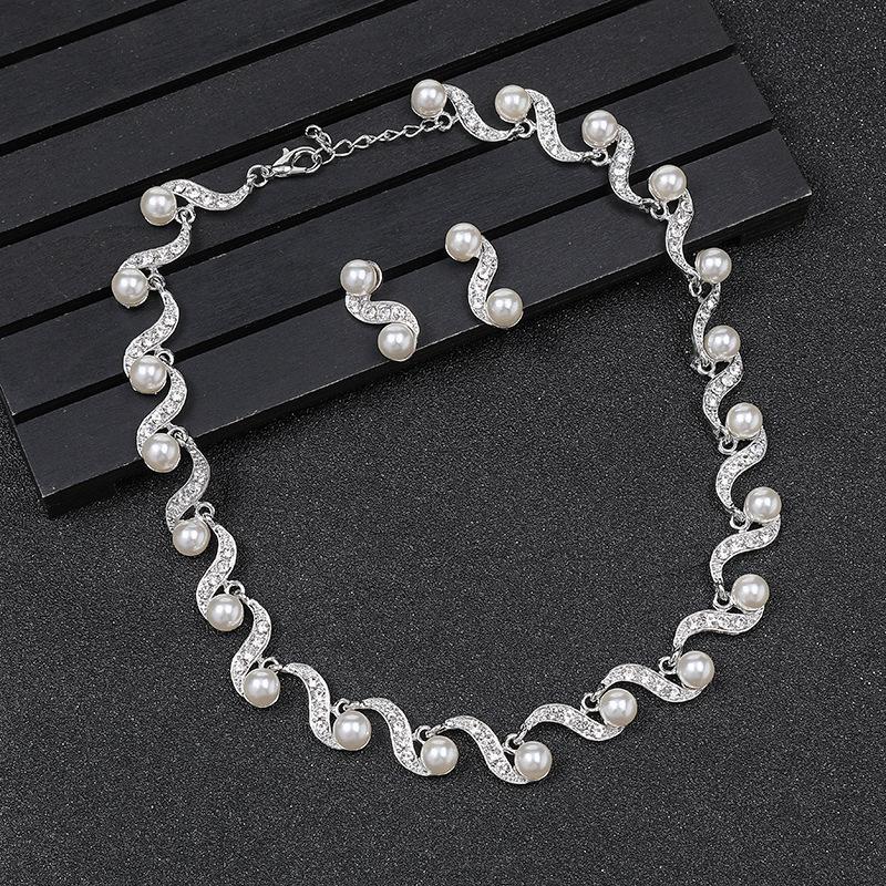 2026 Pearl Necklace Earrings Two-piece Set Women's Light Luxury Niche Versatile Sweater Chain Clavicle Chain Alloy