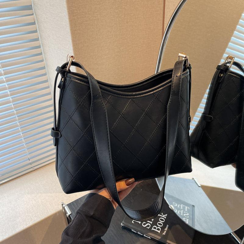 

Женская сумка-тоут новая простая повседневная сумка-подмышка на цепочке модная наплечная сумка-мессенджер чёрный