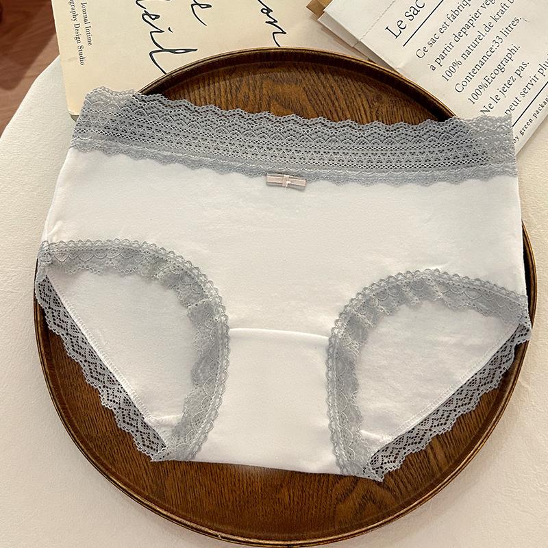Ladies Spring and Autumn Lace Edge Skin Friendly Breathable Hip Wrap High Waist Triangle Briefs