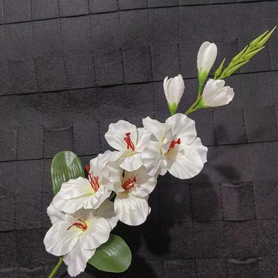 Decoração de casa – Flores e coroas artificiais
