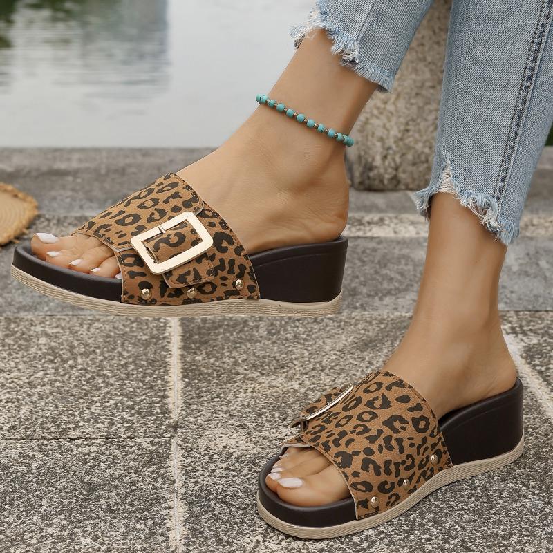 Fashion Summer New Sandals Women's Fashion Round Head Open Toe Metal Buckle Thick Sole Anti-slip Wear-resistant Wedge Slippers