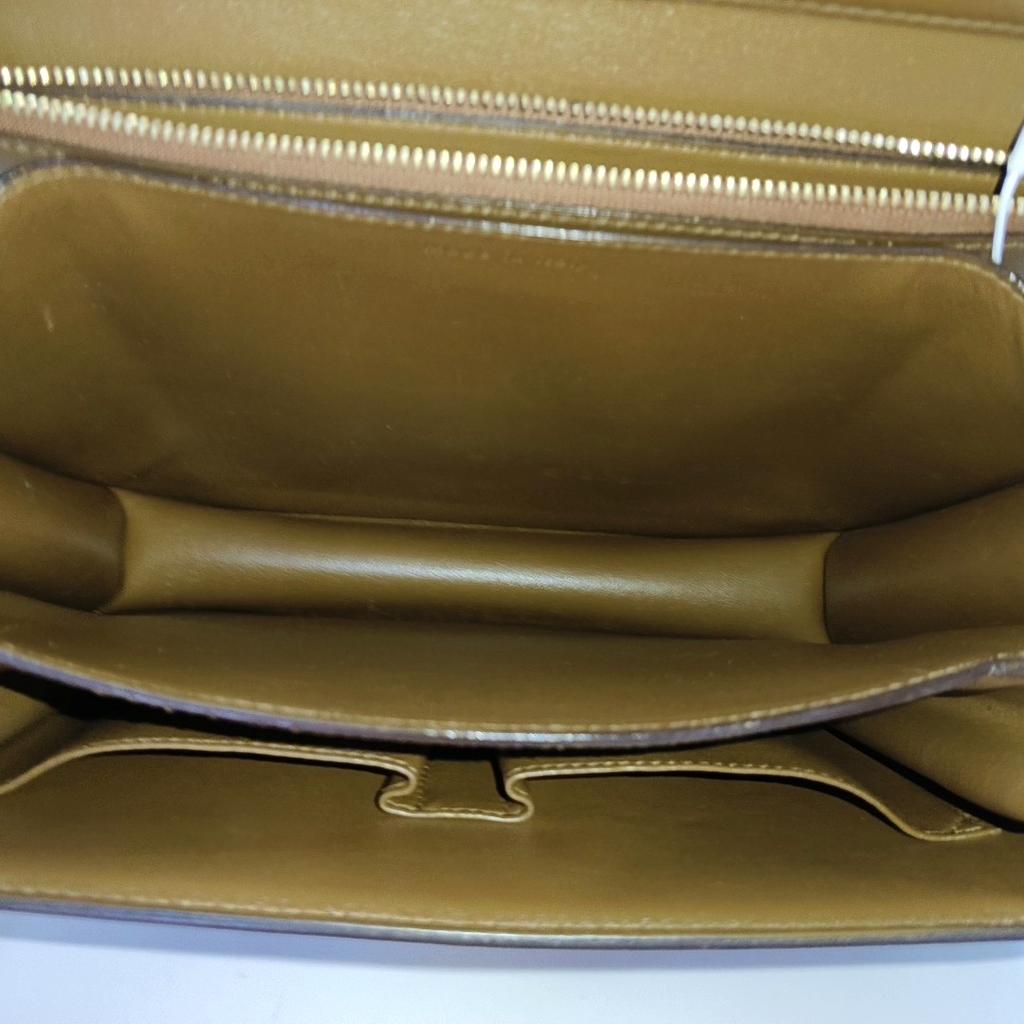 [Pre-Owned] Classic Box Gold Buckle Polished Calfskin Tofu Square Crossbody Shoulder Bag Medium - Good #155E0KD