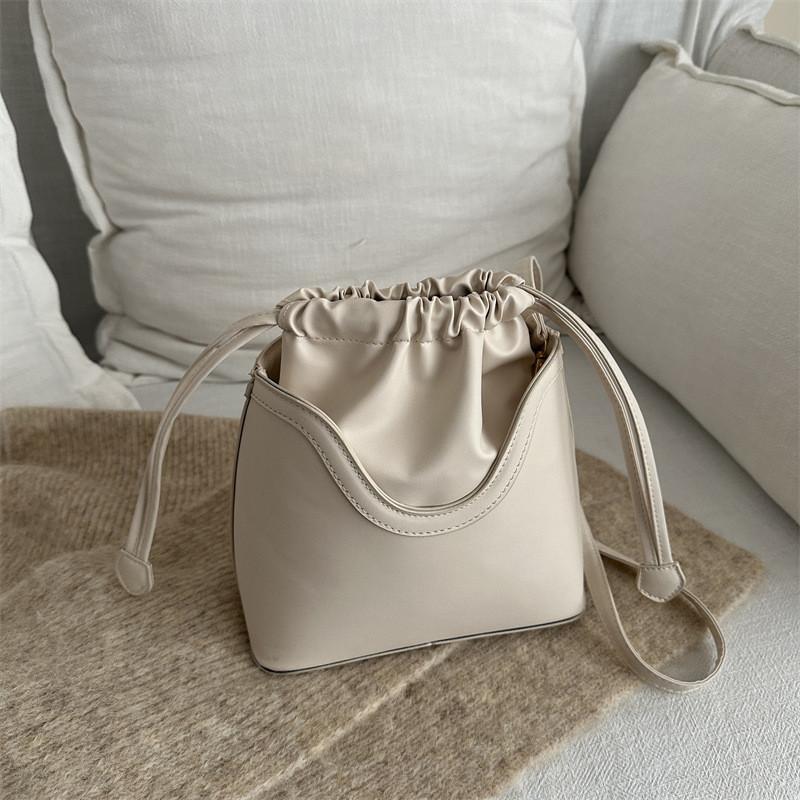 Sac à main seau tendance en matière PU Parfait pour les trajets quotidiens Utilisation décontractée élégante