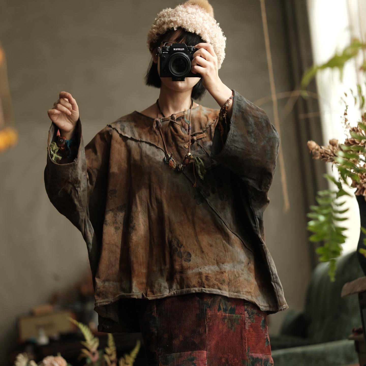 

Древний Глиняный Легкий Хлопок Ретро Китайский Стиль Рубашка с Косым Воротником и Пуговицей-Лягушкой - Растительное Окрашивание Пепельный Оттенок One Size