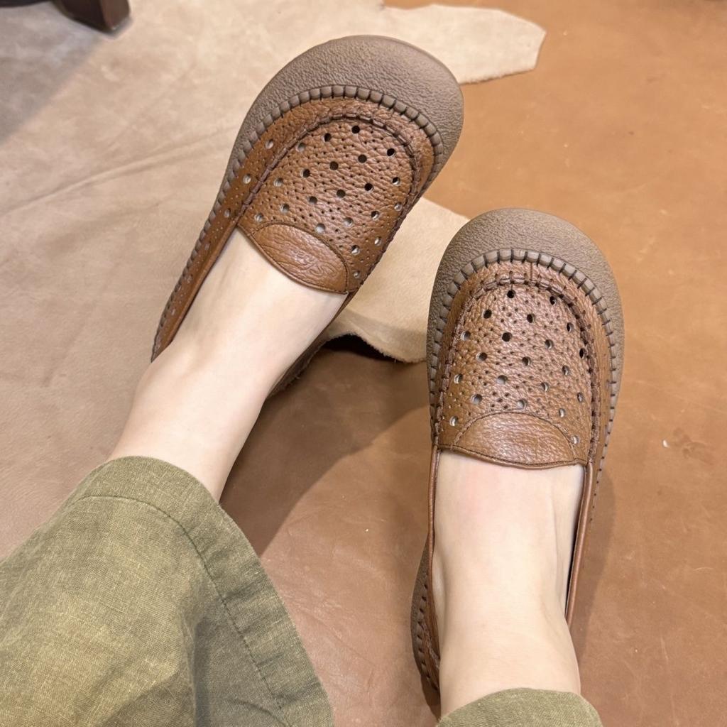 Sandals Comfort Soft Mom's Shoes Flat Sole Women's Shoes Hollow Genuine Leather Shoes Middle-aged Mother's Loafers Shoes