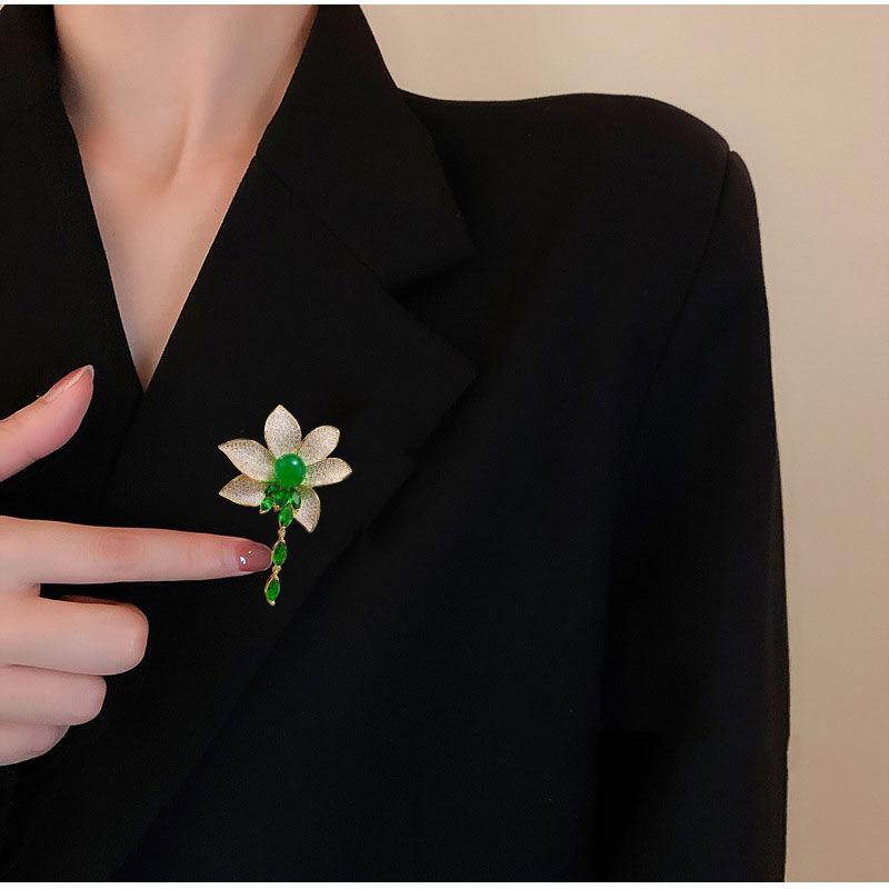 Senior Brooches Flower Leaf Brooch Pins for Women Suit Pendant  Fashion Brooches Jewelry