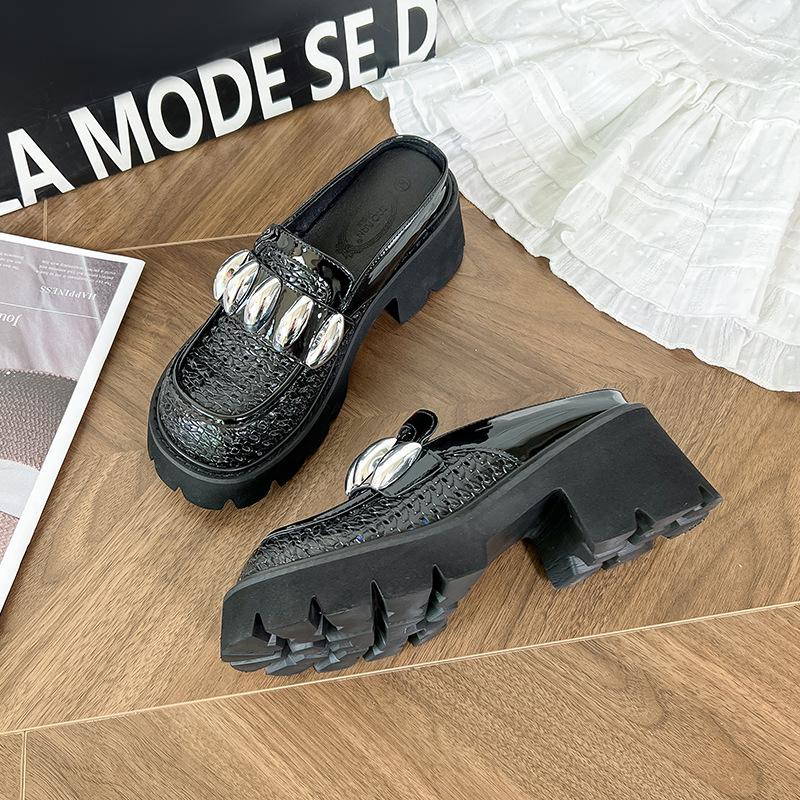 Design sense niche woven hollow bag head cool slippers summer new wear round head thick heel shoes women