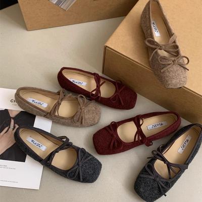 Koreanische Version von Wollschuhen mit quadratischer Spitze und Wollschleife, Damen Frühling und Winter 2025, neue Samt-Mary-Jane-Schuhe mit flachem Ausschnitt, vielseitig