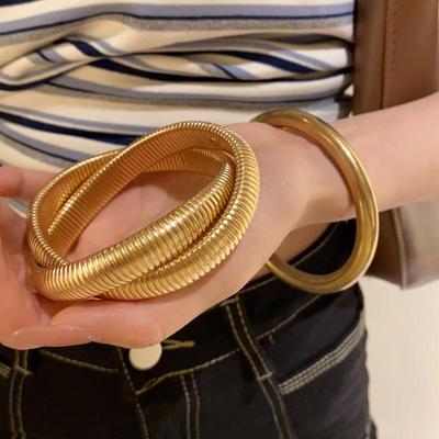 Europäisches & Amerikanisches Metall-Spiralarmband: Übertriebenes Luxus-Modearmband für Damen