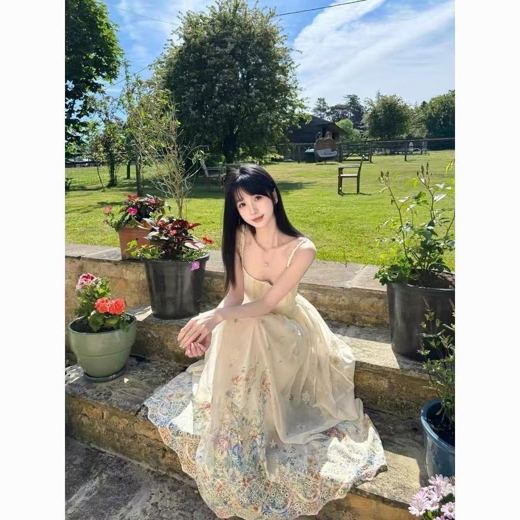 Secret Garden Holiday Wind Fake Heavy Industry Embroidery Suspender Dress Women's Waist Skinny Summer Beautiful Floral Dress