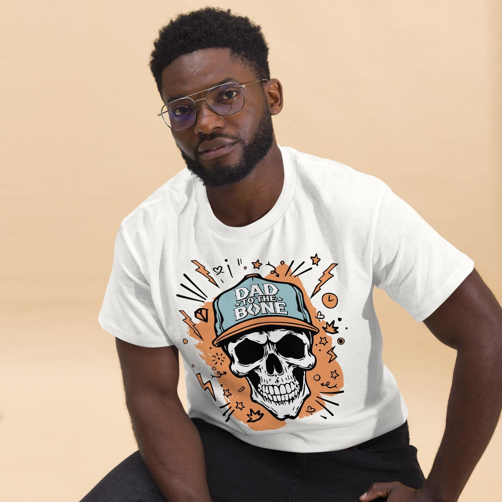 Dad to the Bone Skull T-Shirt - Funny Cool Dad Shirt - Retro Rocker Gift S разноцветный