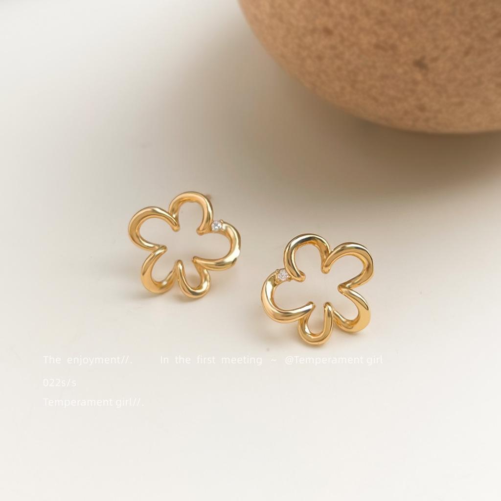 Fashion hollow geometric zircon flower 925 silver needle plated 14K stud earrings personalized new earrings