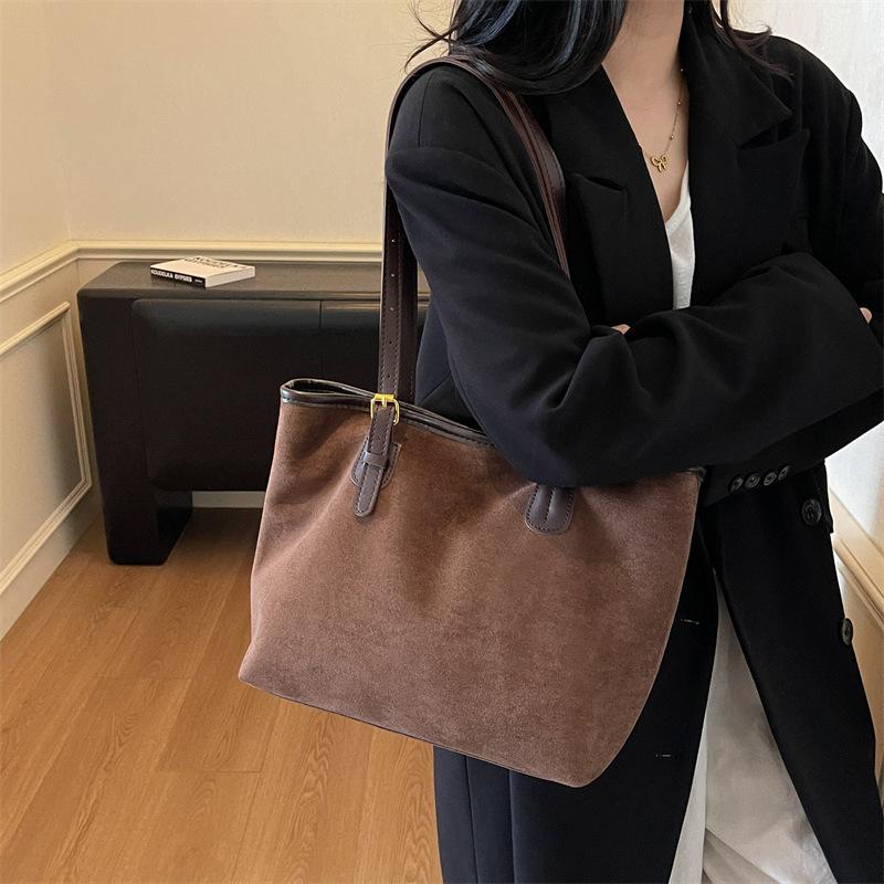 Retro bag women's large capacity 2025 new autumn and winter suede shoulder shopping bag premium commuter tote bag