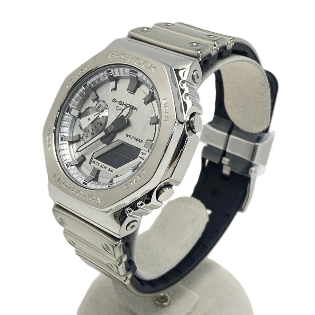 Casio FINE METALLIC SERIES No Noticeable Scratches or G-SHOCK GM-2100YM-8AJF Silver. Stains.