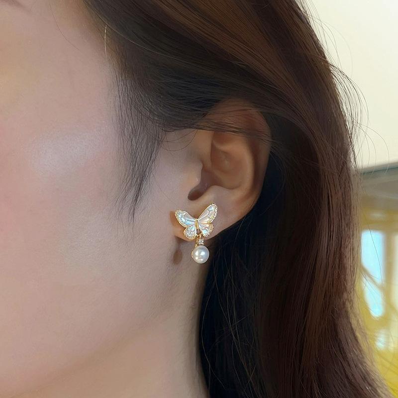 Hot Selling Butterfly Pearl Earrings for Women, Fashionable, High-end, Light Luxury, Enamel Craft Design, Whitening Earrings