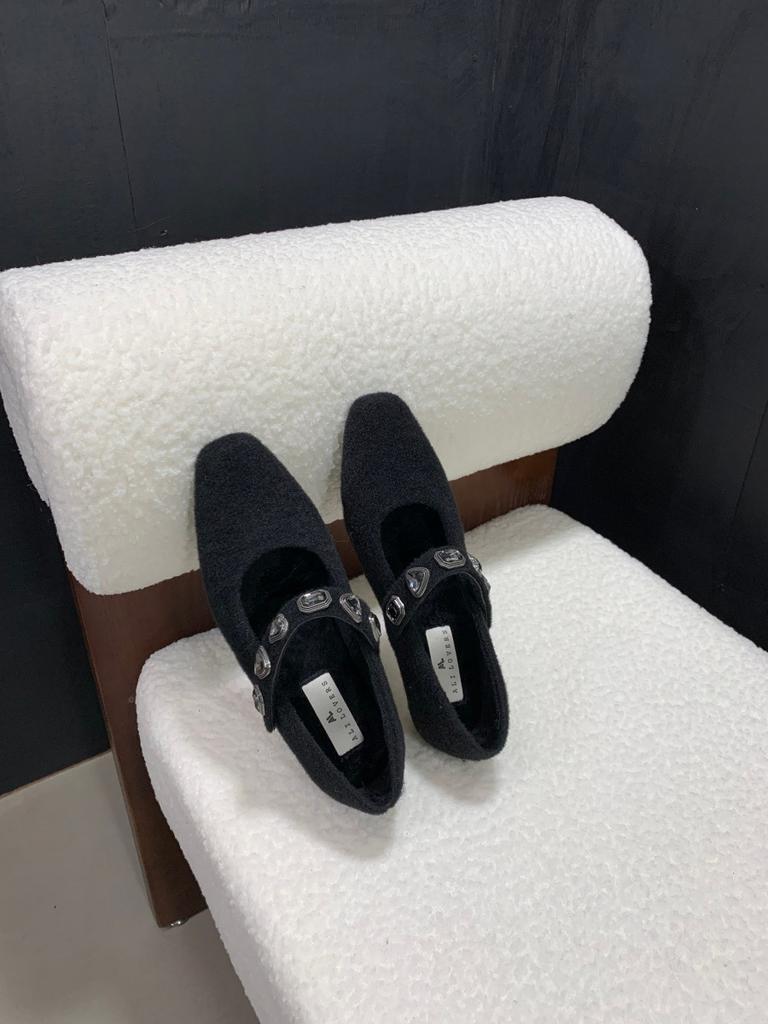 Tweed, Small Fragrant Wind, Light Mouth Single Shoes, Flat-soled Metal Buckle Women's Retro Hong Kong Style Women's 2025 Early Spring New Comfortable
