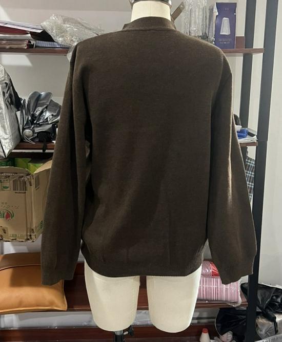 2025 Spring/Summer Solid V-neck Knit Cardigan - Casual & Versatile