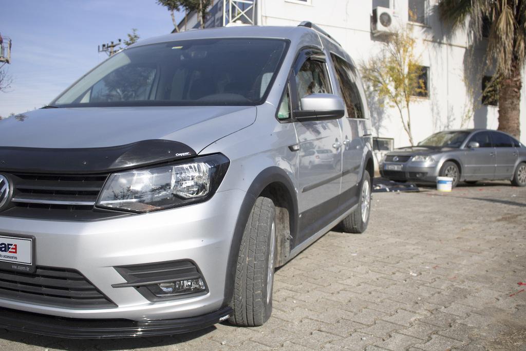 Satz Zierleisten und Radlaufverbreiterungen 1 Tür, kurzer Radstand für Volkswagen Caddy 2015-2020