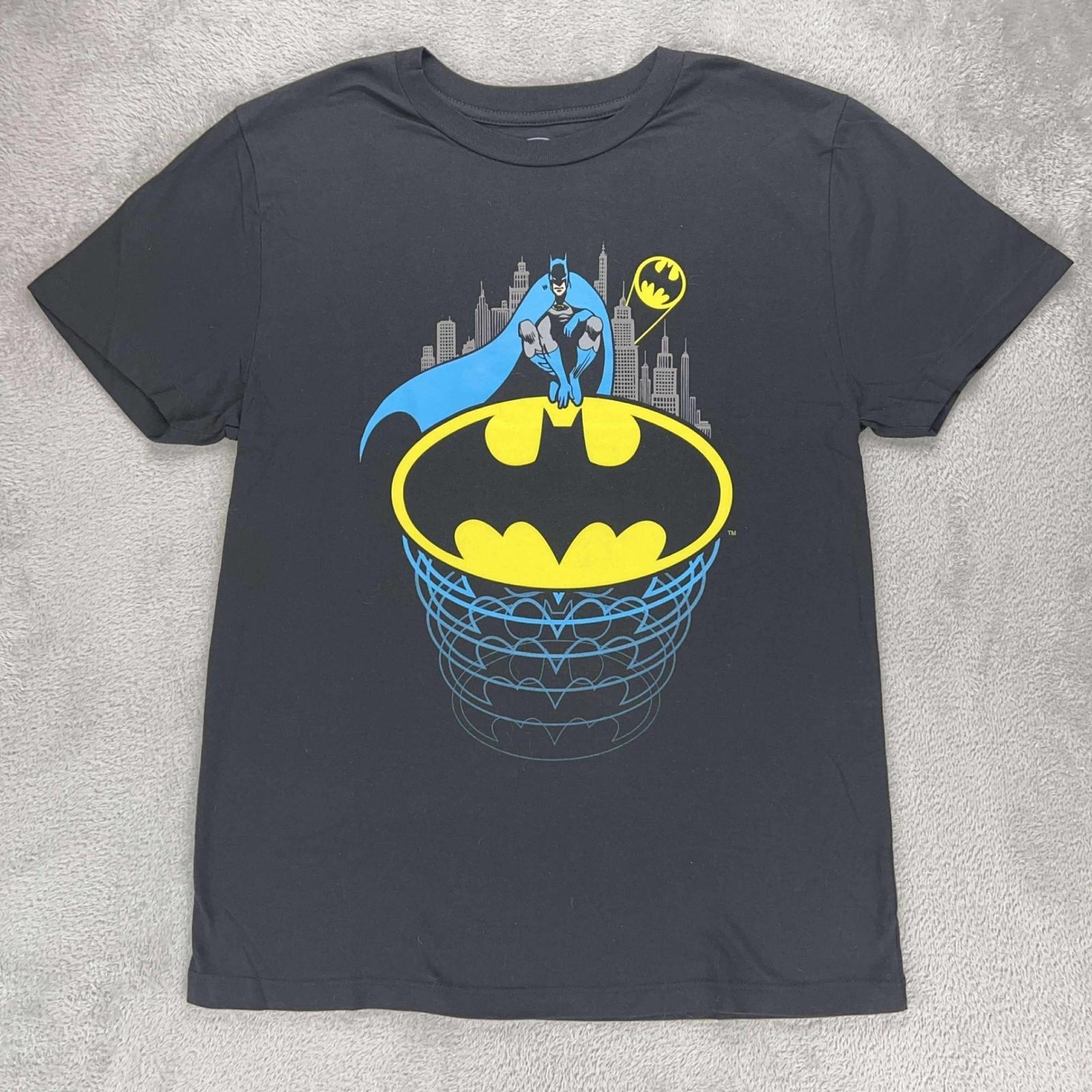 Batman Graphic T-Shirt Superhero Logo Tee Crew Neck Kids XXL NWOT (18/20) XXL