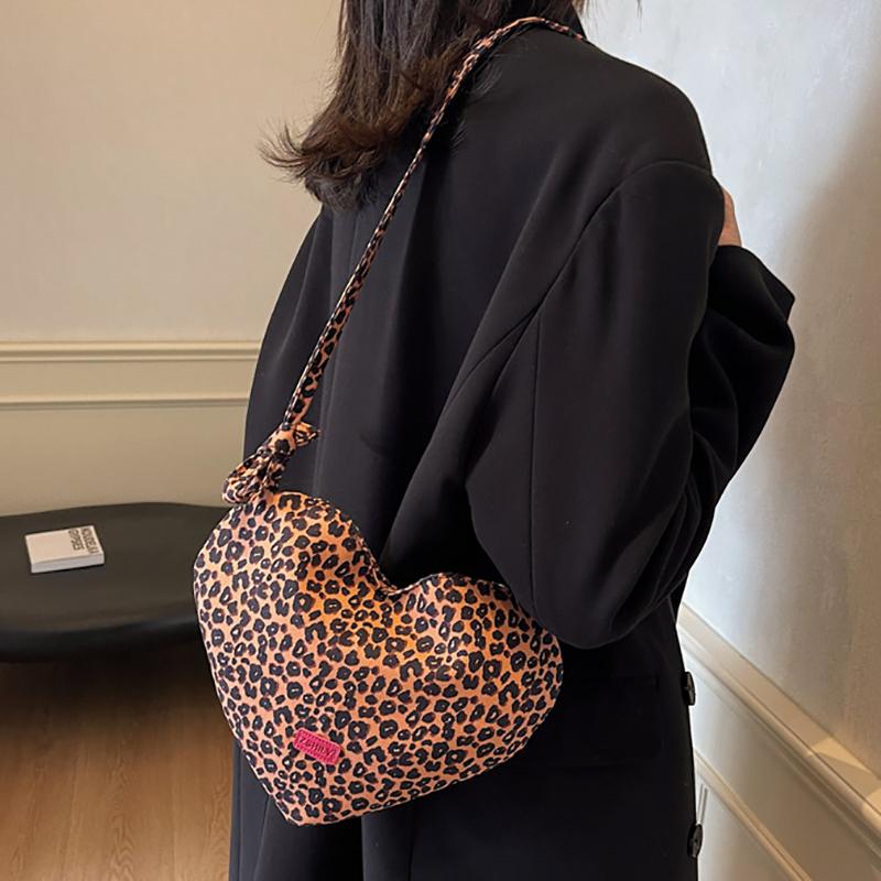 Fashionable Heart Leopard Print Oulder Bags Women's Crossbody Phone Bags Autumn Winter New Versatile Single Strap Bags Portable