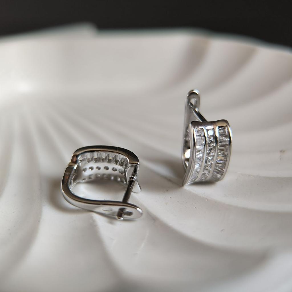 Серебряные серьги с фианитами (2184355)