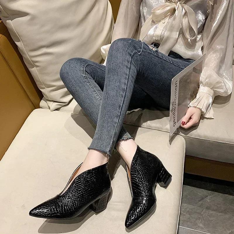 Retro Women's Ankle Boots 2025 New Pointy V-neck Patent-leather Women High Heels Simple Versatile Commuting Office Female Shoes