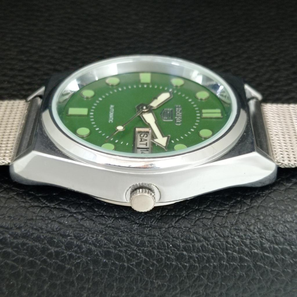 JAPAN VINTAGE REFURBISHED SEIKO 5 AUTOMATIC MENS GREEN DIAL WATCH a444448-1