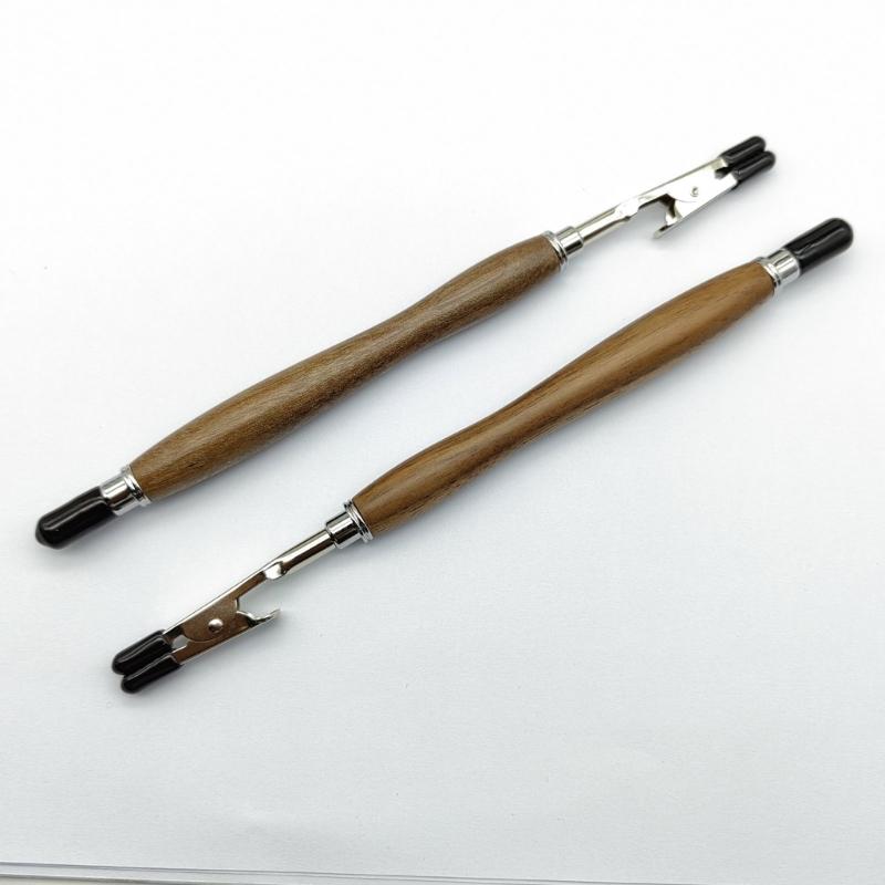 Convenient Bracelet Jewelry Fastening Aid Wooden Pen Style Tool For Simple Bracelet And Watch Clasp Management