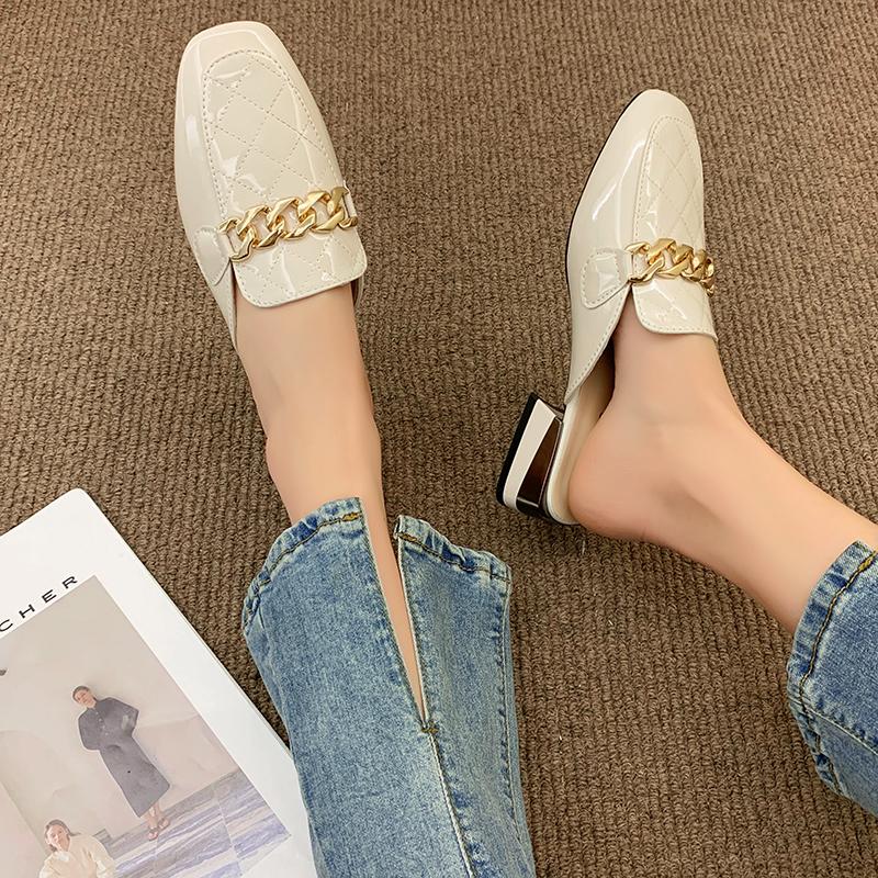 2024 Nouvelles Mules à Chaîne Métallique Femmes Bout Carré Dames Chaussures Rayées Sandales d'Été Mode Sandales à Talon Carré Pantoufles de Loisirs pour Femmes