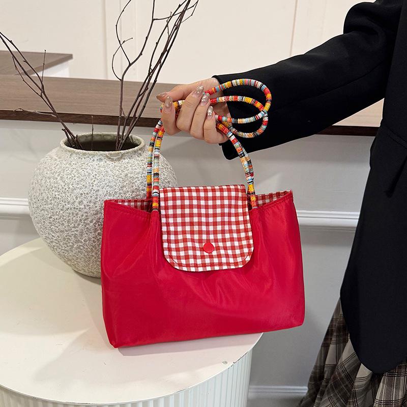 

Новая маленькая сумка кроссбоди и подмышечная сумка в стиле колор-блок Осень/Зима 2025 - Компактная и Повседневная. красный